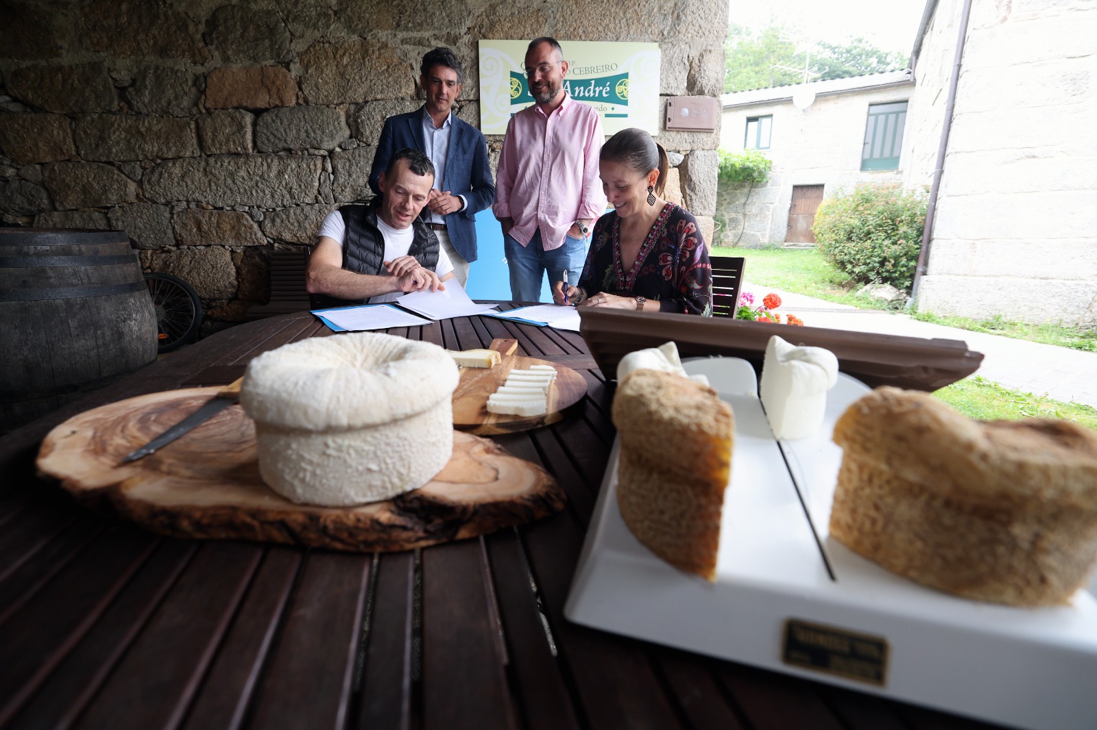  Los productos de la quesería Santo André de Castroverde cuentan ya con el certificado de Galicia Calidade
