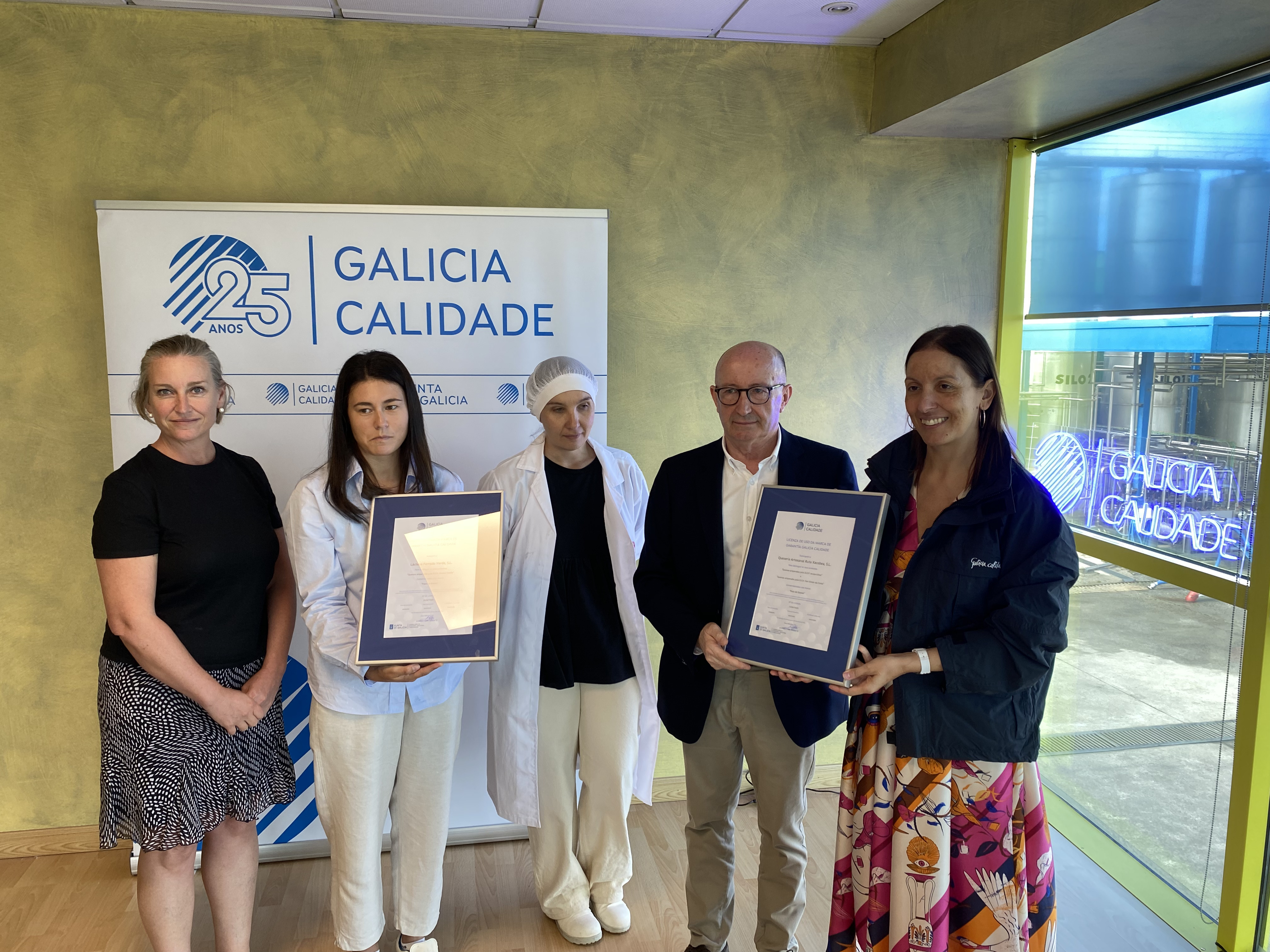 Os produtos das empresas Lácteos Ferrado Verde e Quesería Artesanal Ruta Xacobea contan xa co certificado de Galicia Calidade